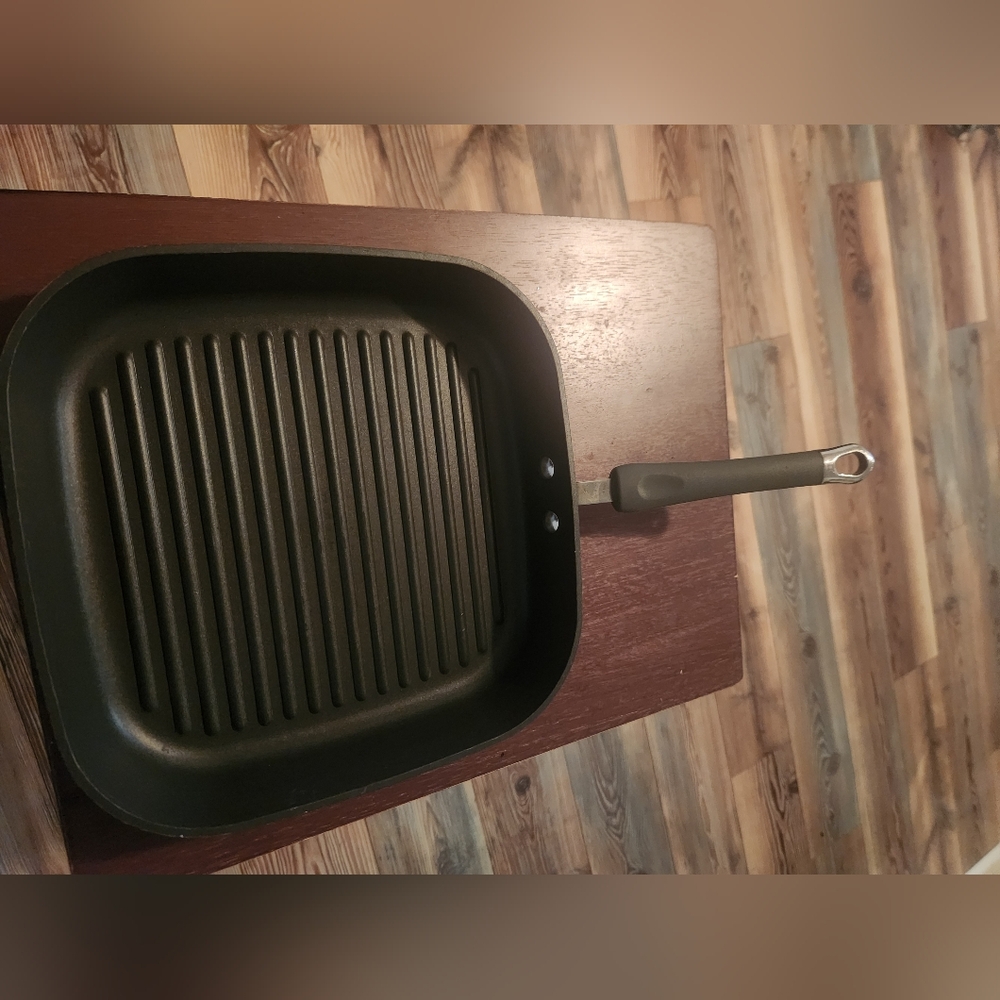 The Pampered Chef Black Grill Pan